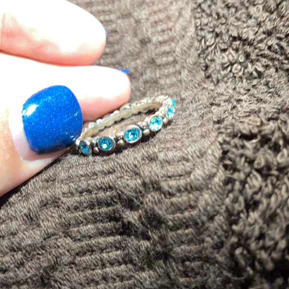 Jewelry - Blue jewel thin ring